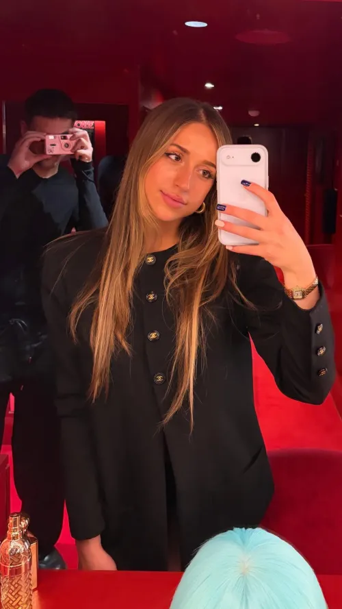 Mirror Selfie (IG Story 02/12/26) by Old_Permanent3554