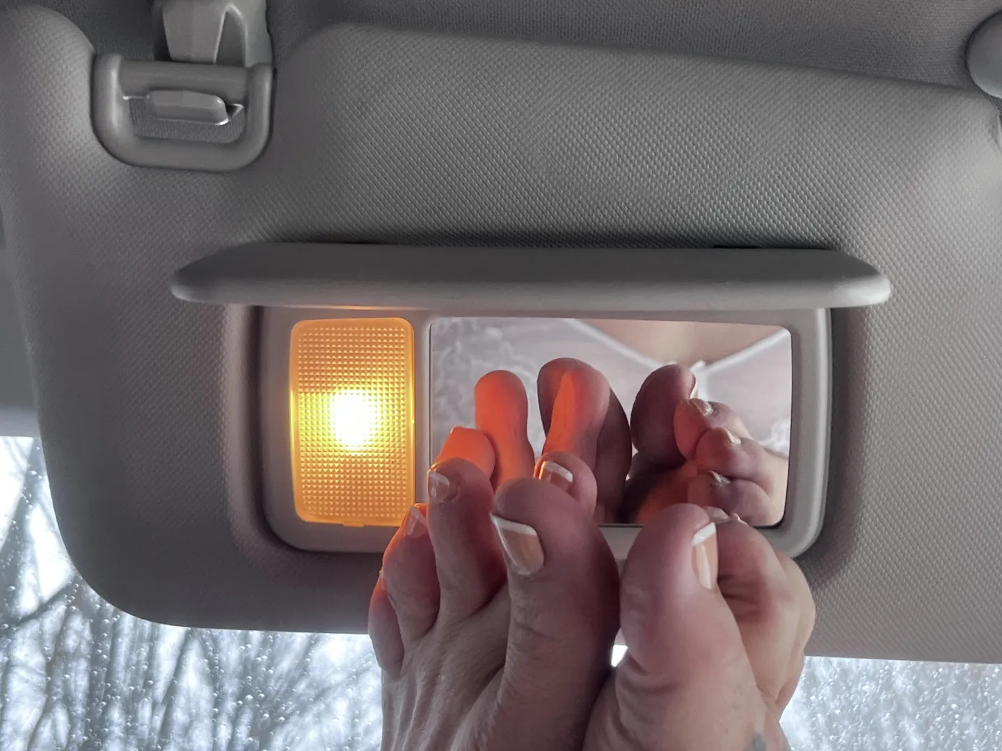 Mirror view posted by DaisyDeFeet