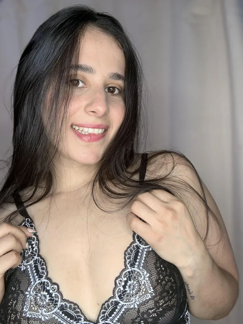 Mis labios necesitan algo posted by Dry-Gas-2913