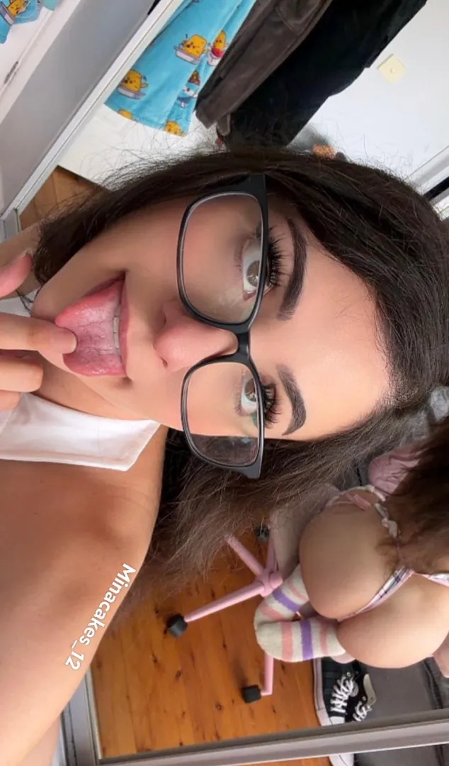 Mmmm do I make you throb :3 come play with me posted by minacakes_