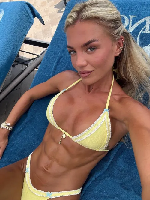 Molly Smith by HanniGunz