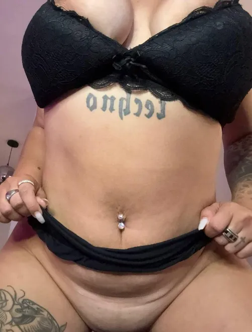 Mom of one, busty, and ready for some local fun by Sassy_Sparkles18