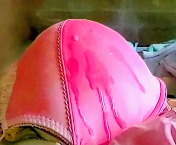 Moment très agréable avec ce soutien gorge... by Fantasy10000