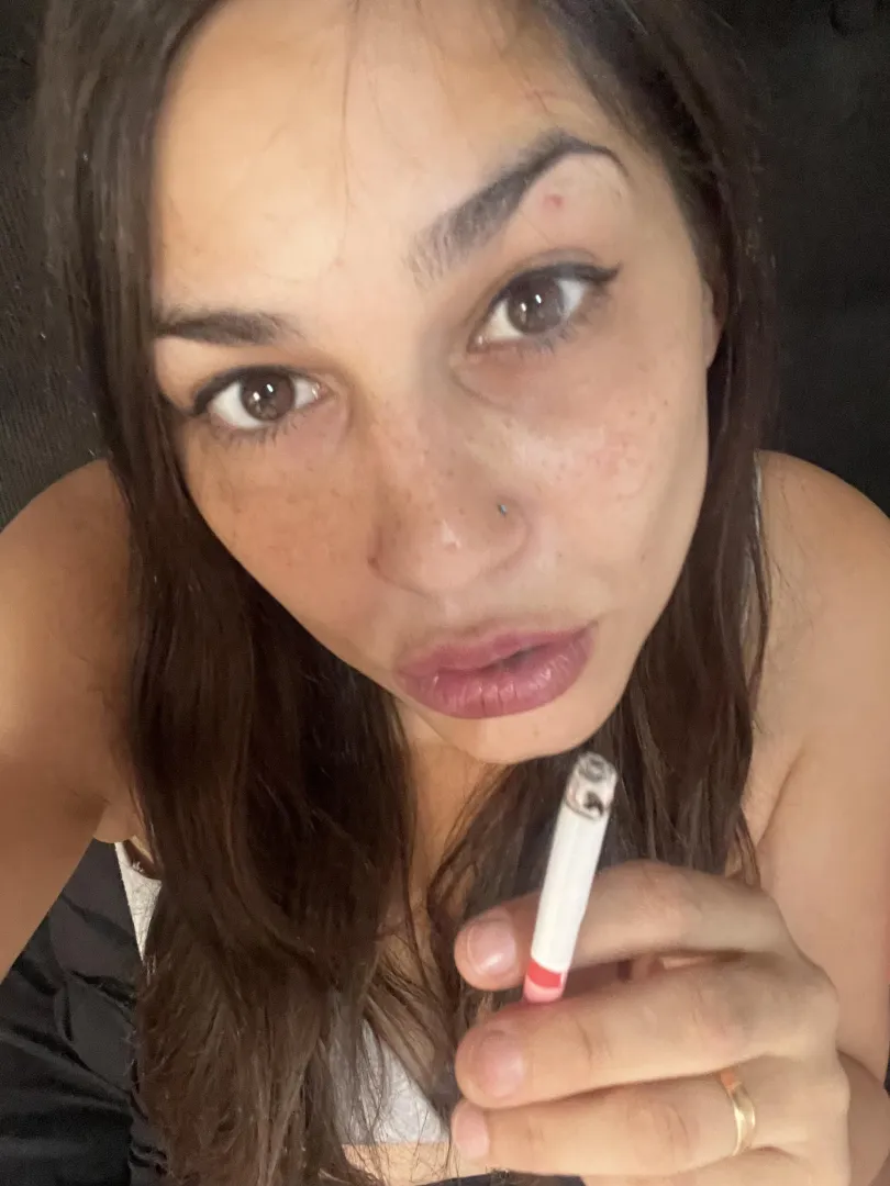 Mommy hides in the room to smoke posted by misslucysugar