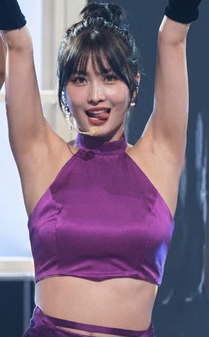 Momo posted by uwunmv