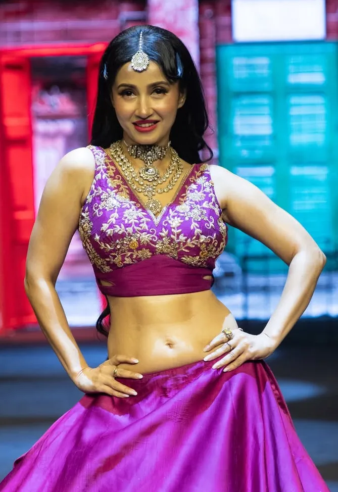 Monami Ghosh posted by paridhifapps