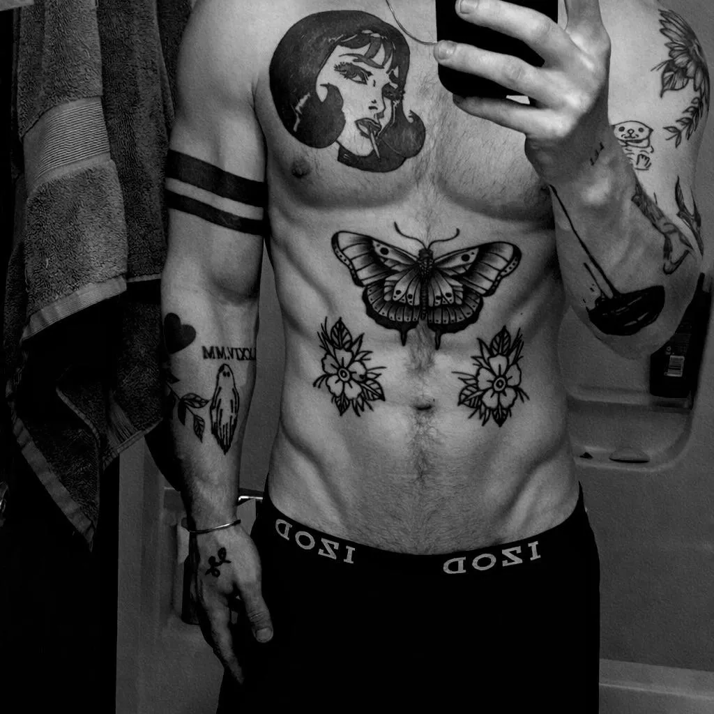 monochrome (m)onday posted by huntingsidneyy