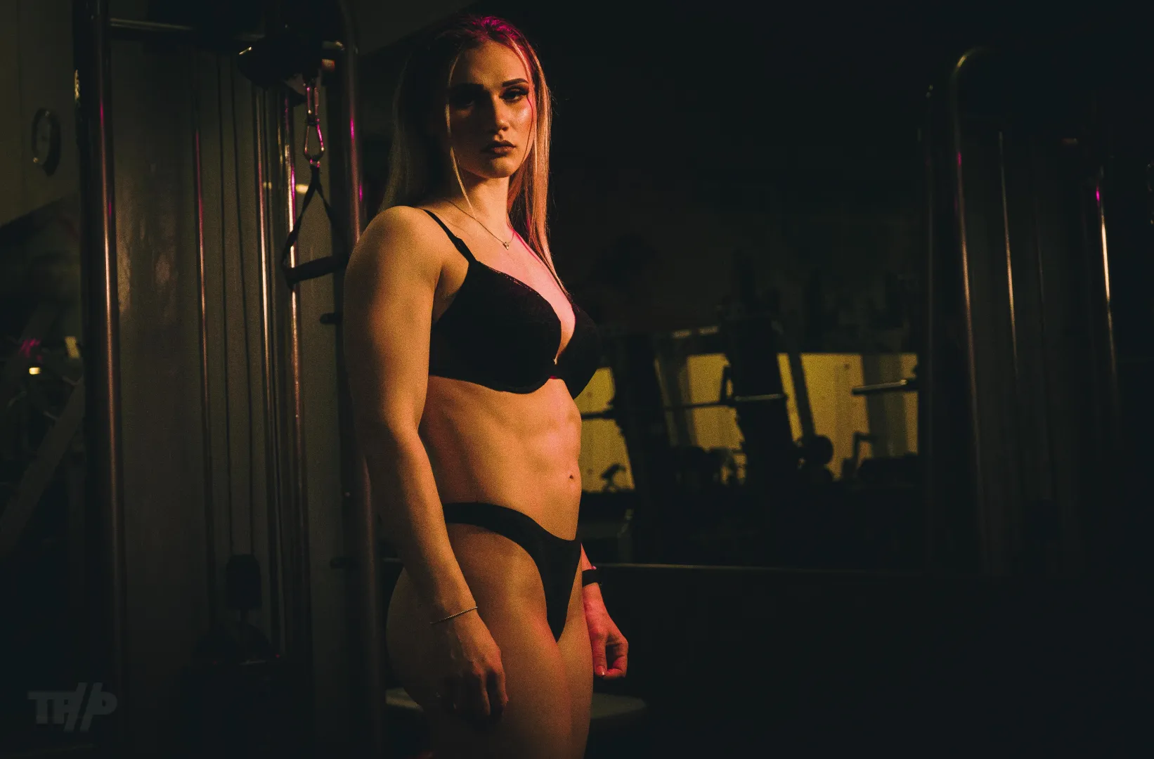 moody muscle posted by ASKING4EYES