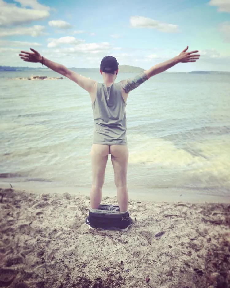 Moon with a view posted by TheWedgeOfTomorrow