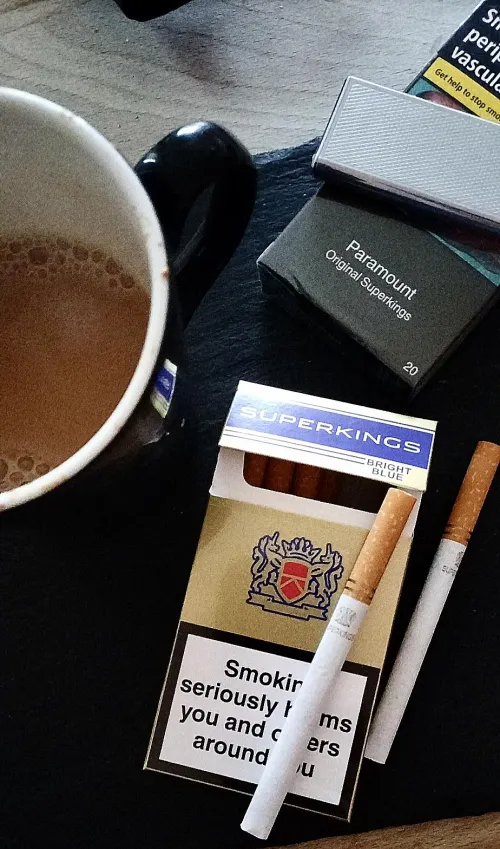 Morning chilling B4 work on the Blues then going to move on to the Paramounts. Have a good day all  by neighboy28