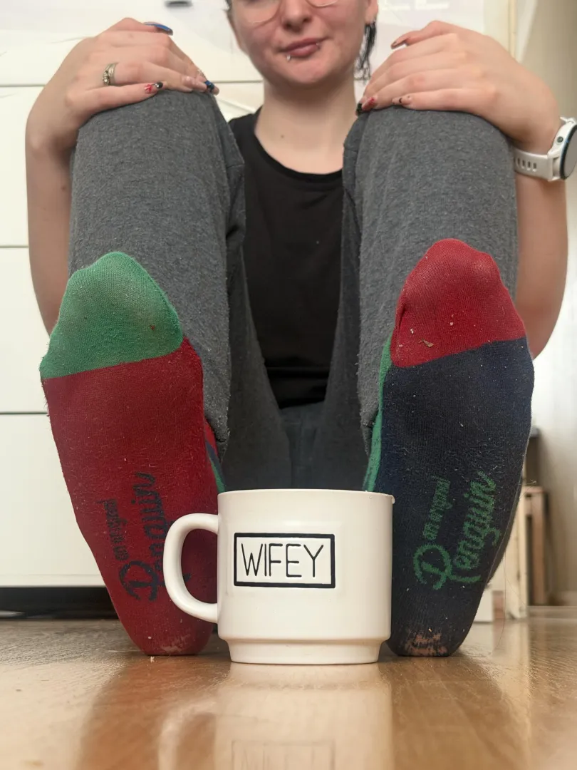 Morning coffee time with my smelly socks [F] posted by AnaPolishSecret