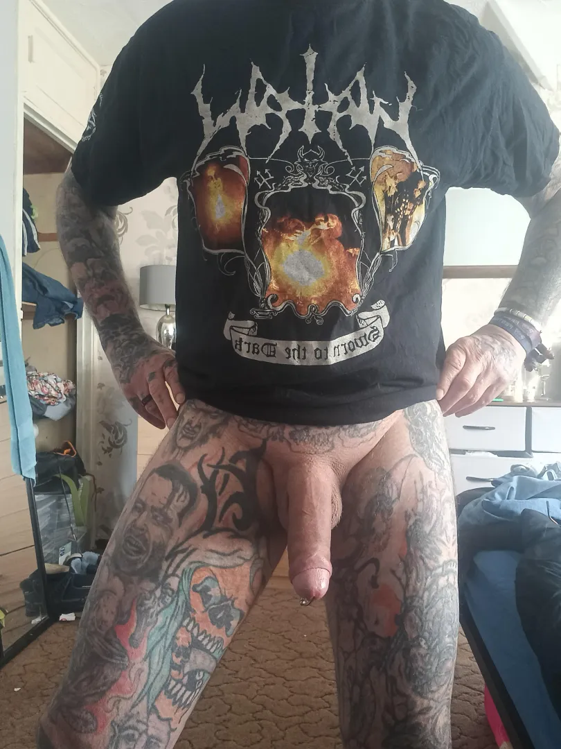 Morning metalheads  posted by bi-older-guy