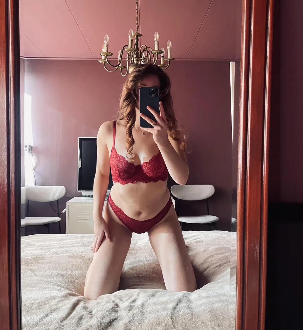 Morning! Ook zo'n fan van de kleur rood? ❤️ posted by Thevelvetpair