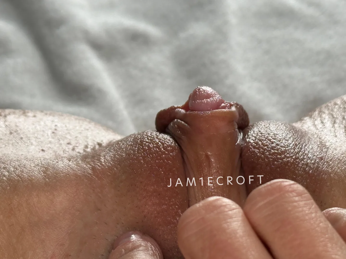 Morning wood  posted by Jam1eCroft_fan_club