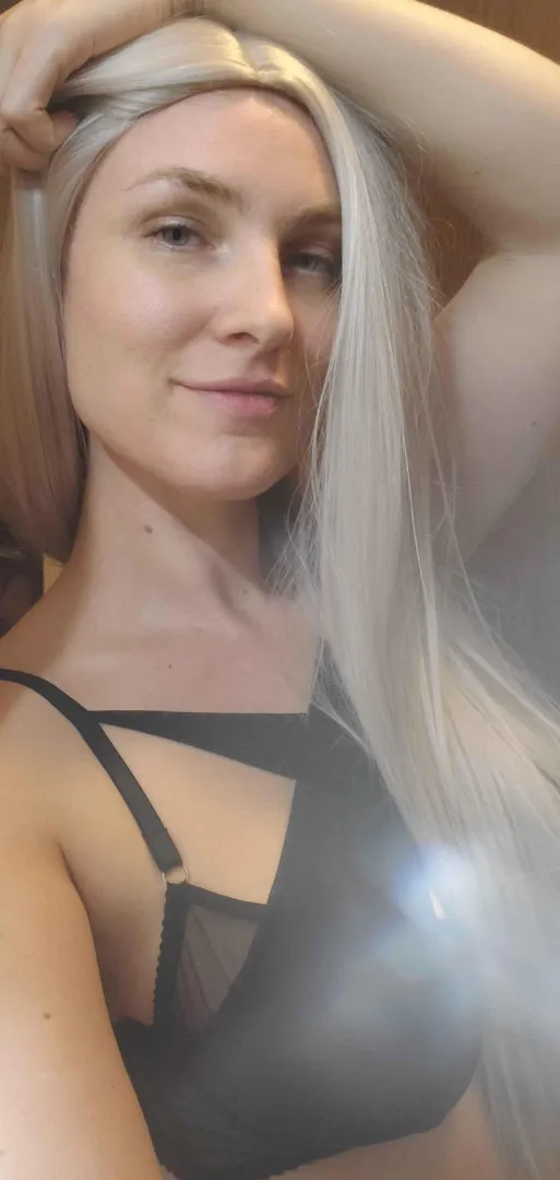 Most fail to follow basic instructions. If you're not a complete disappointment, you may lay your wallet upon my altar and approach correctly. posted by Queen_Sorsha