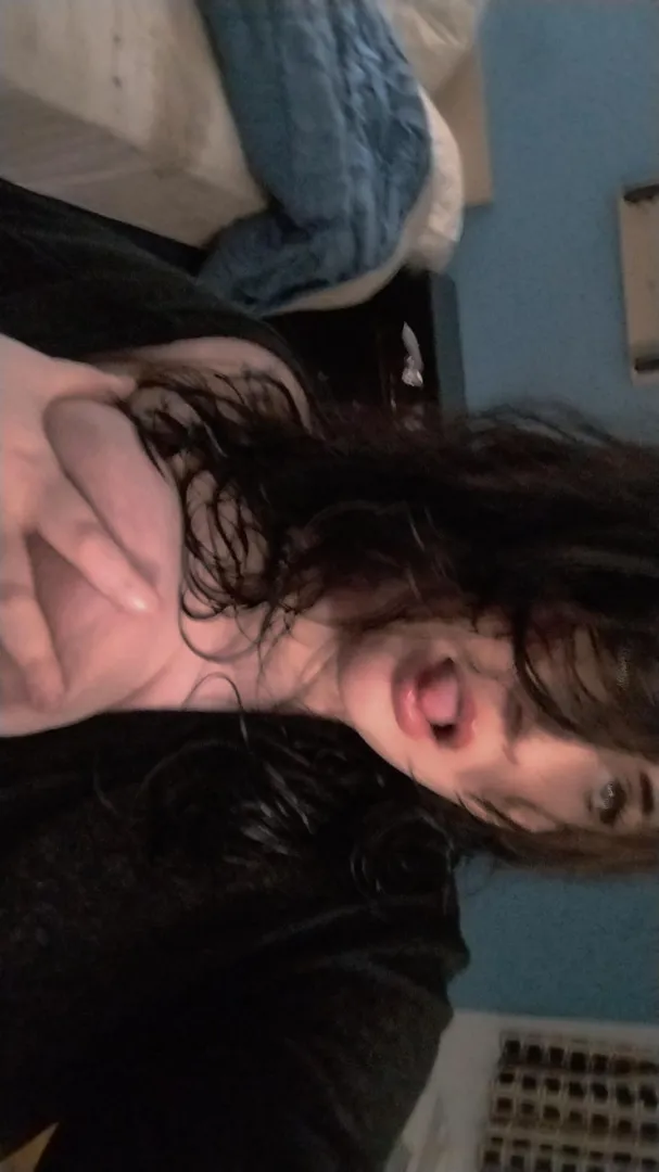 mouth open and titties out makes for a fun time in Metro Detroit posted by yrlovergirl