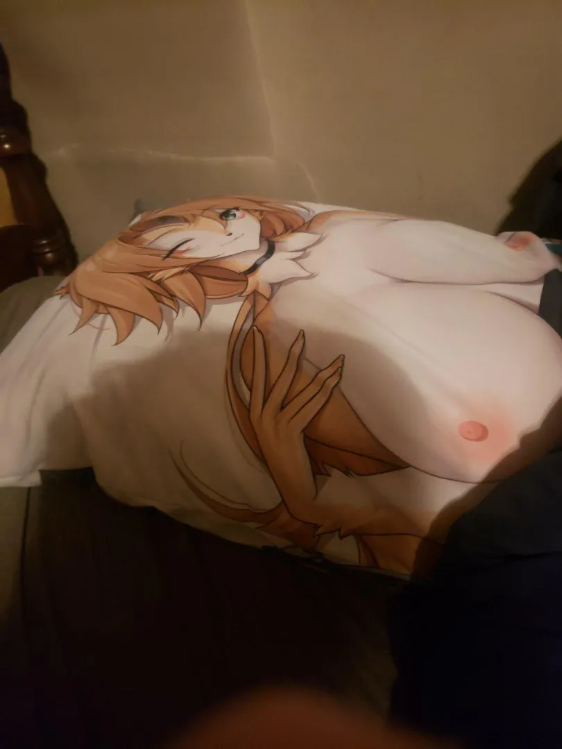 Mrs pulchra enjoys my company~ posted by johnthewolfyt