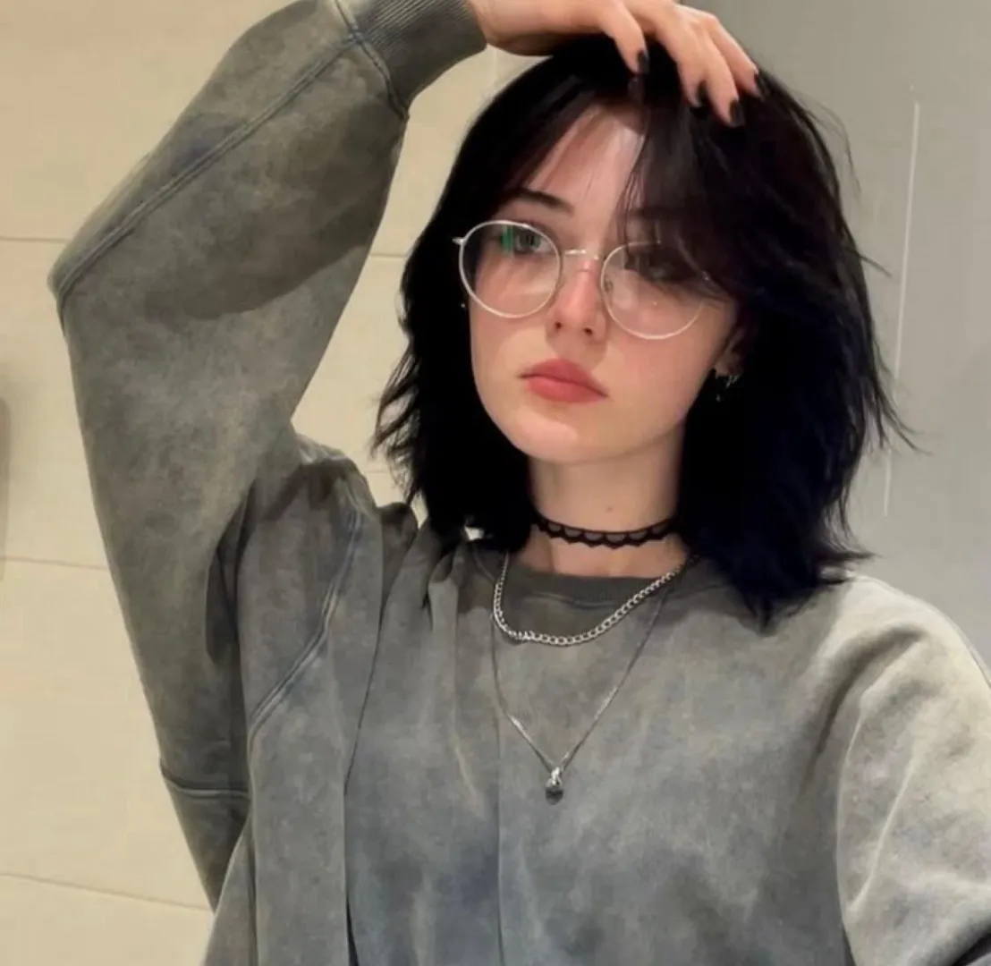 [MtF4F] Ever since you moved in with your friend Bryce, he's been begging to sleep with you, but you were a lesbian. After catching the Gender Flu, he ended up as a pretty cute girl, but you didn't want to admit that. He's still the same pathetic nerd posted by ZoneOfLies