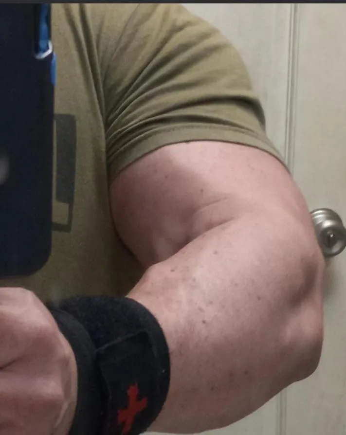 Muscle massage Giver m4m 45 Staten Island posted by MuscleGH