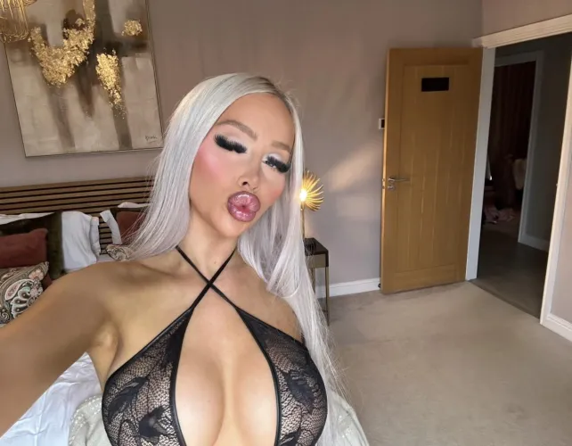 Mwah by DollySimpsonx