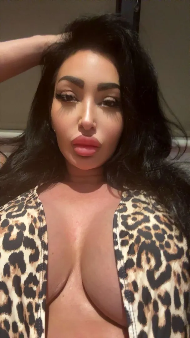 MWAH KISSES posted by PersiaSinsxx