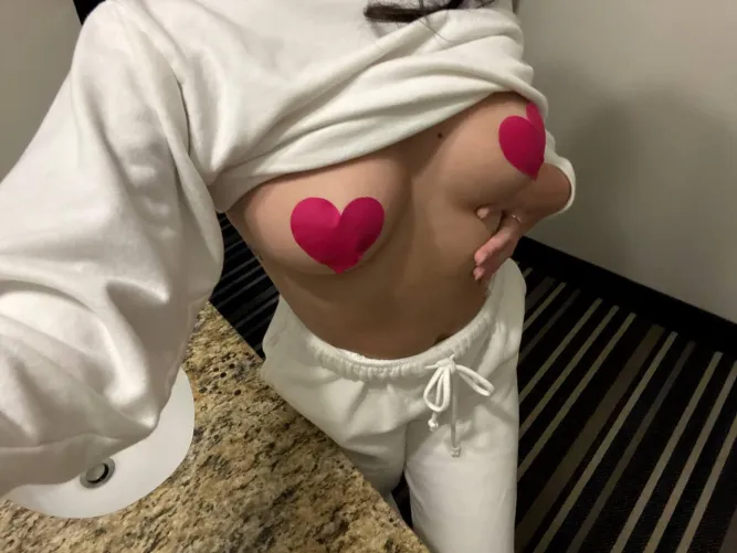 My 21F body leans in and suddenly the air between us changes by Prestigious-Lie176