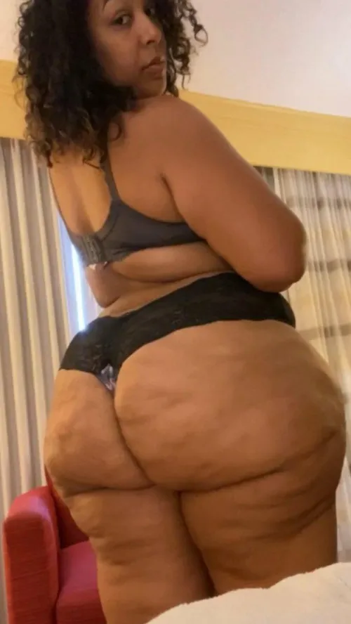 My ass is huge, is it perfect for sniffing my farts and my stinky hole by DarkMOOD888