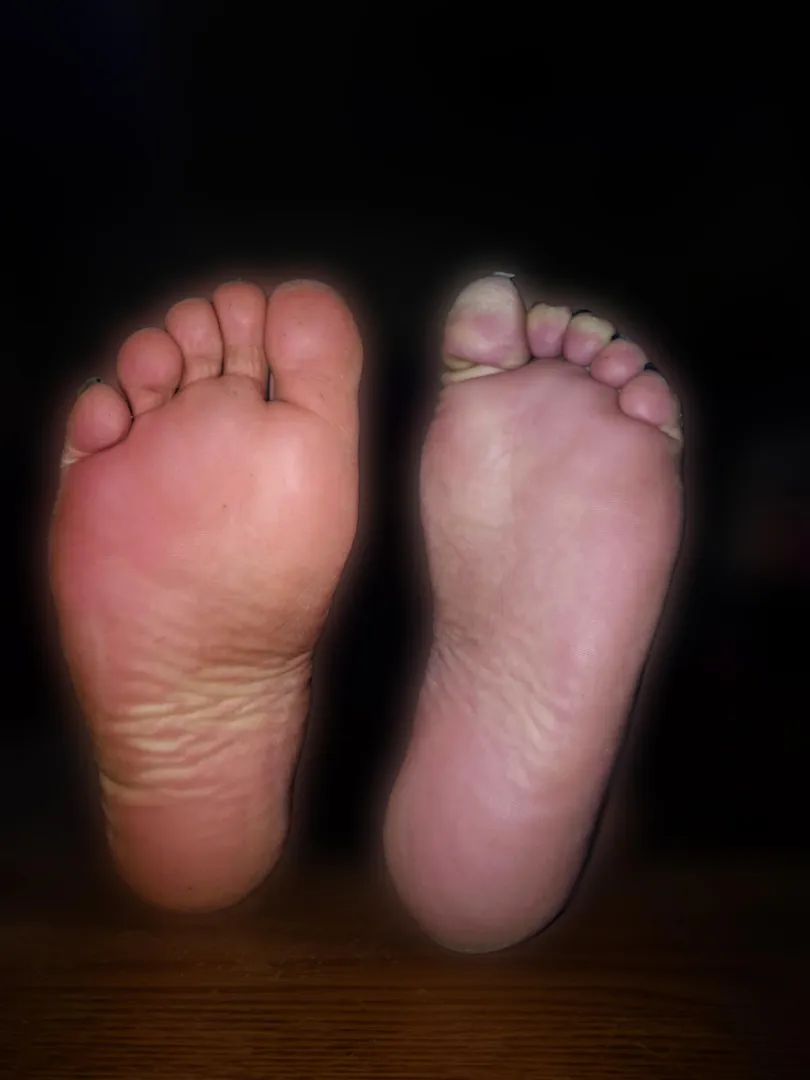 My bare soles, that's it for today, is it enough for you? ♥️ posted by Elegant-Morning-8580