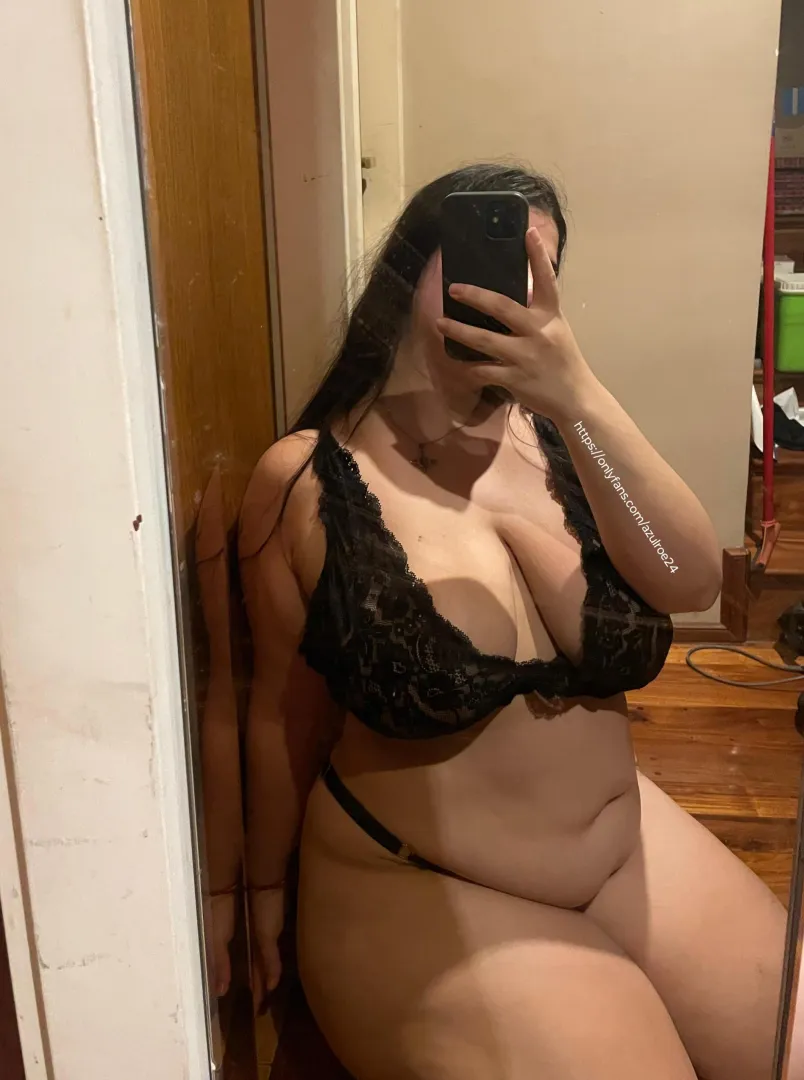 My big tummy needs your hands posted by ale_ssiabasl