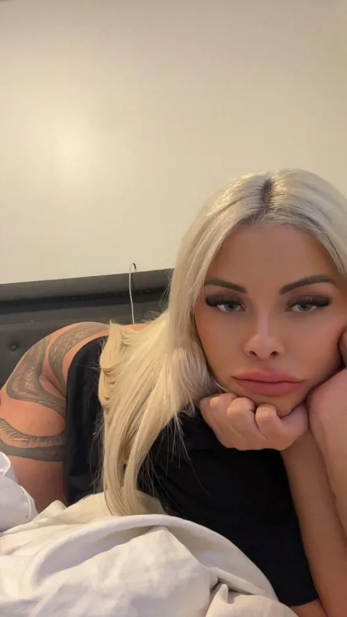 my bimbo lips made to hypnotize you by princesscutesyy