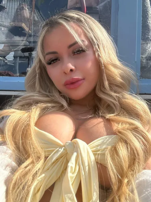 my bimbo lips made to hypnotize you by princesscutesyy