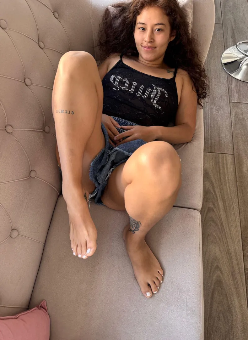 My brown legs are so soft and pretty posted by ScarlettsJournal