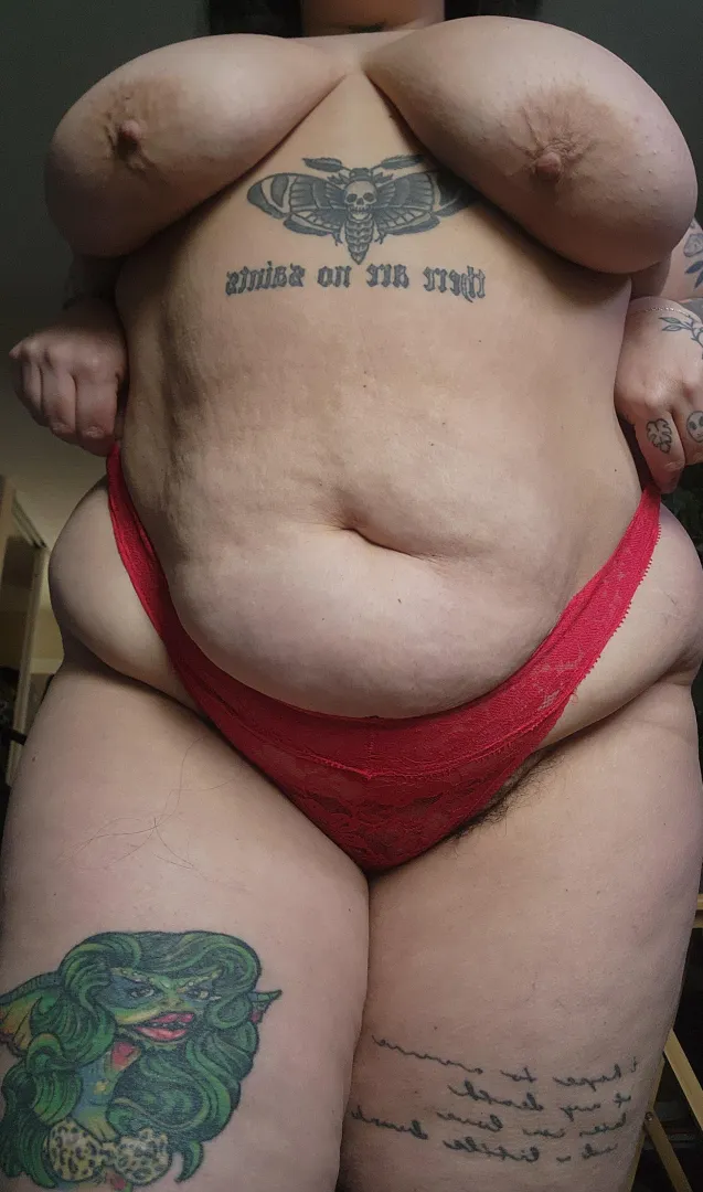 my bush coming out around my thong is my favorite posted by xrileyschembri