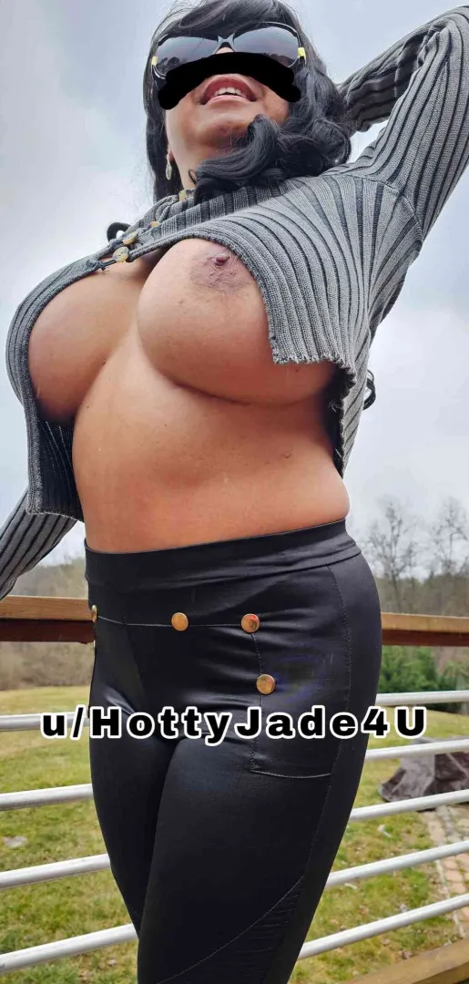 My busty MILF bod posted by HottyJade4U