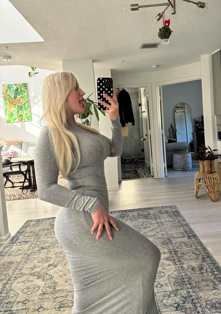 My clothed showing some of my curves posted by LibbyTxo