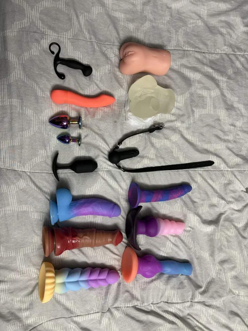 My collection ( I’m wearing my cage and a plug) posted by UnsuccessfulLeadTo