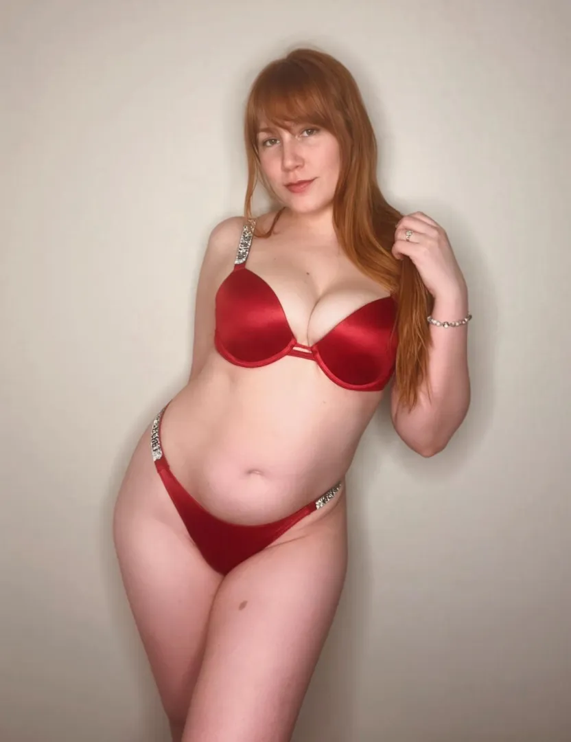 My curvy mama body needs some attention posted by OnlyRoseMonroe