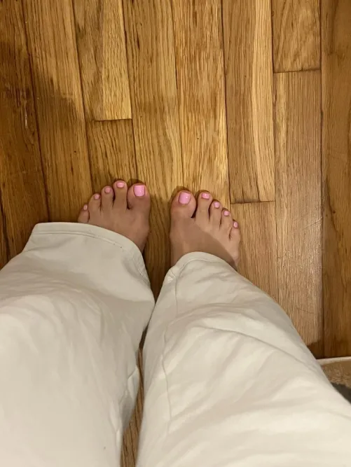 My cute little feet are waiting for attention  Who’s admiring? by BabyPinkToesx