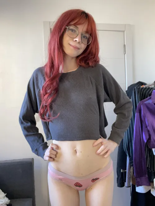 My cute midriff by sweetaliceee