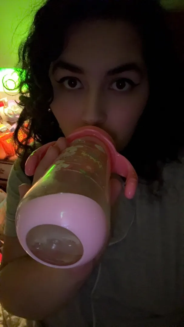 My Daddy got me the cutest bottle! posted by Successful-Battle784