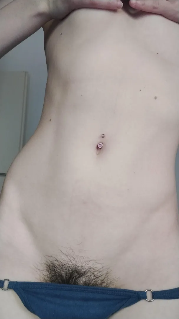 my dark bush matches my pale skin posted by ohyesClara