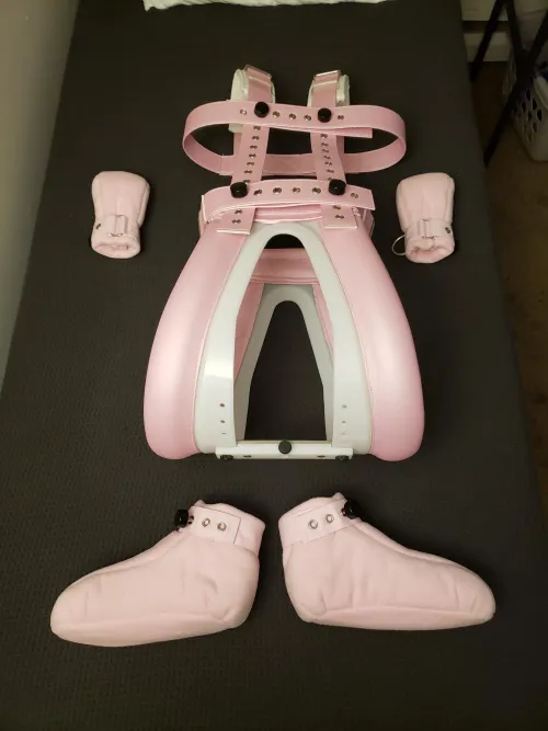 My Diaper Spreader Matches Color Perfectly With My Mitts and Booties by SkyztheStag