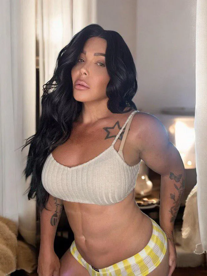 my face card never declines.. i think my body too? posted by annatransxo