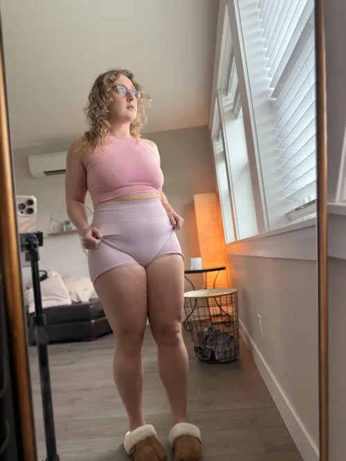 My face when I caught the delivery man watching me mid photoshoot .. by bootyliciousangel