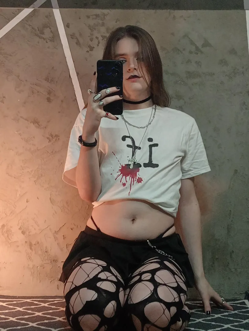 My fantasy is to have lots of ppl to touch my tummy all the time  posted by TimelyImprovement770