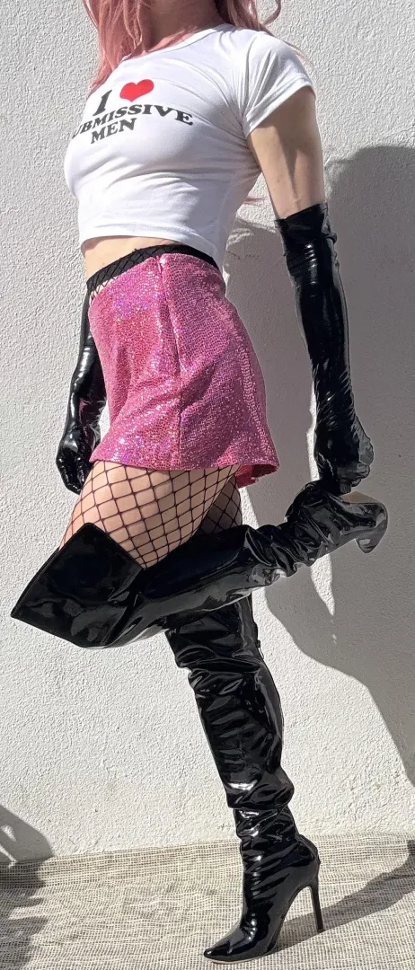 My favorite boots today. posted by powerfulzoyaxxx