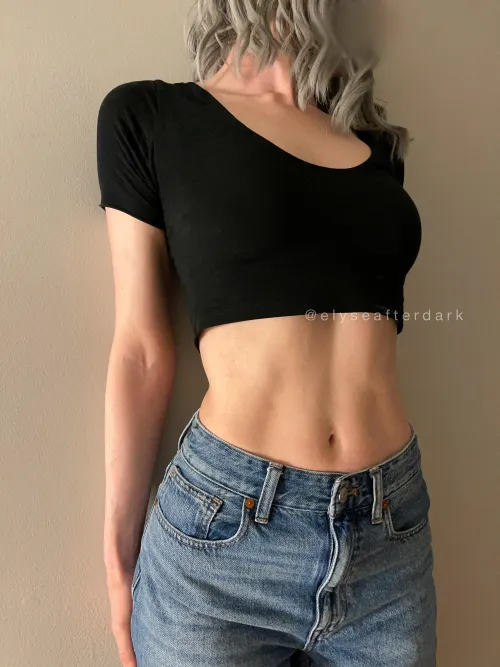 My favorite crop top by elyse_wanders