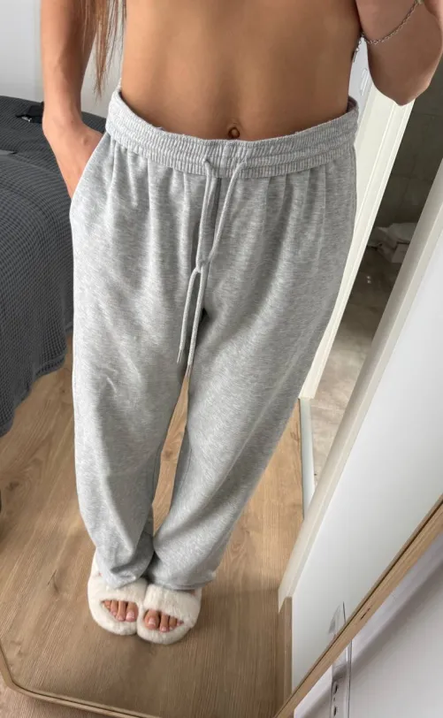 My favorite sweatpants! by kittyy_dreams