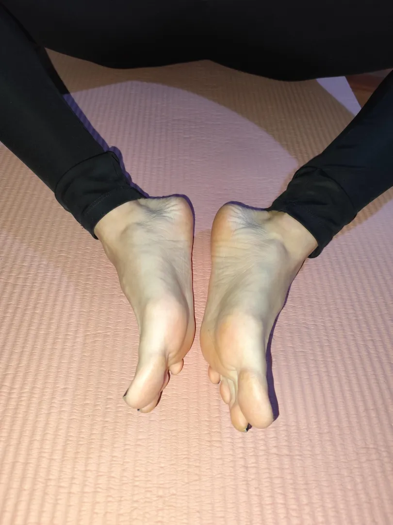 My feet and your favorite weakness. size 11 posted by claritafeet