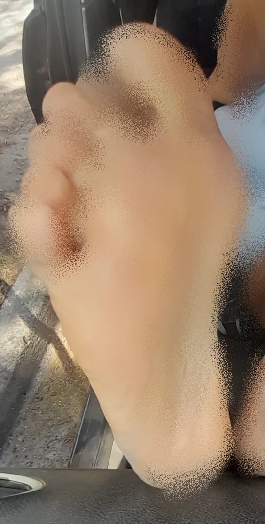 My feet are waiting for you. posted by goddess-afrodita